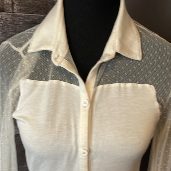 Button-Up Blouse - Picture 2 of 6